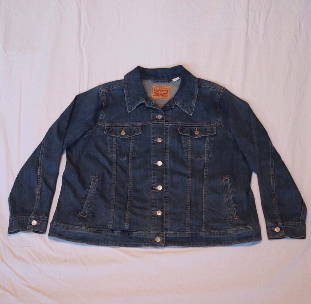 Levi's Women's Classic Trucker Denim Jacket, Dark Wash, Size 3X